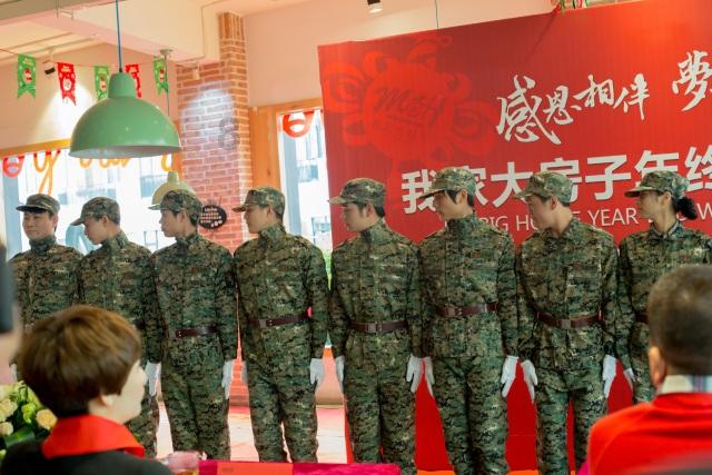 虞书欣直播时哭了，但有人说她哭得太假了……大家里来品品？